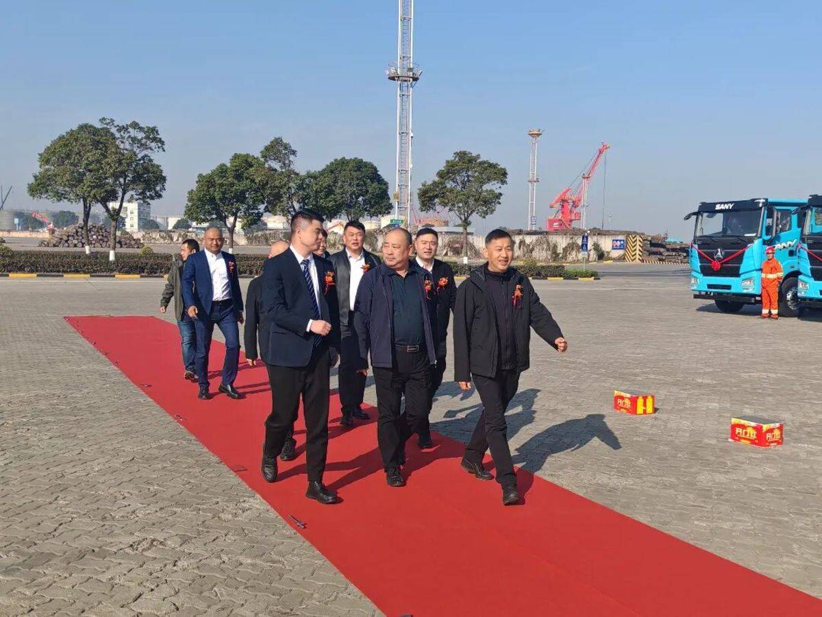 交付潮！三一赋能苏州丰亿港营，共筑长三角绿色港口标杆