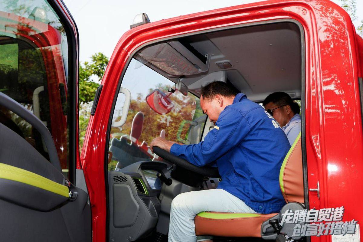 新乘龙小王子L2重磅首发 海口乘龙之夜启动创富新引擎IMG_4143