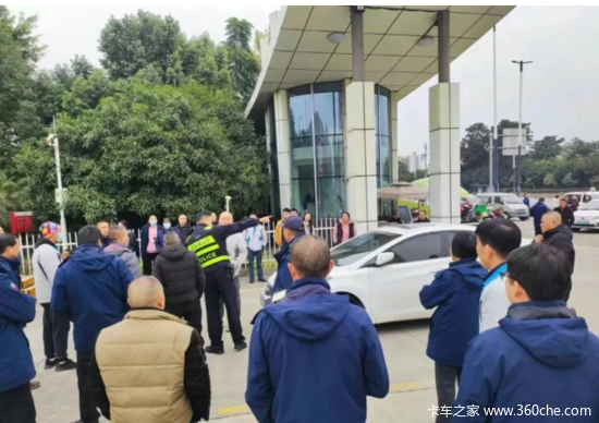 从摩托到重卡再到成都大运被维权：大运汽车的“三级跳”为何崴了脚？