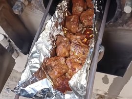 大车开累了 搞点烤肉吃?