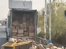 货车司机绿通验货时身亡 收费站赔偿丧葬费55000元