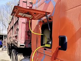 卡友自制货车洗澡神器?看着牛掰实则鸡肋!