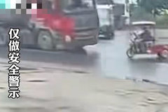 ���ֳ�ͻȻ��תֱ����� ��ʻԱ����