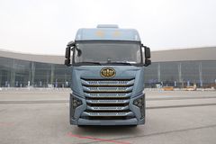 660马力 1500L气罐 鹰航燃气牵引车亮相解放年会