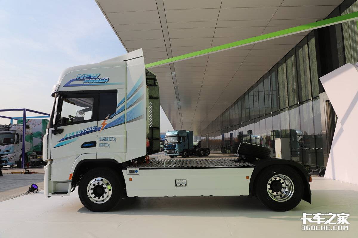 续航轻松突破400+ 马力800+ 这台陕汽G6000E真能干长途!