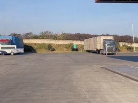 湖南服务区又开始查三超车了?网传超限直接锁车!