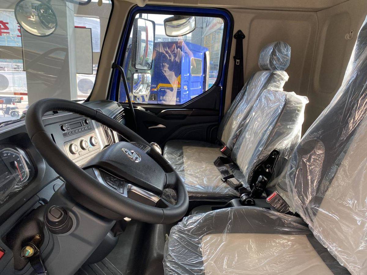 经典焕新,明星卡车乘龙纯电7米8他来了a370b0531bcd2e542f5cf668f7a93dae_origin(1)