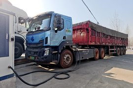 跨省拉煤也能用电卡?开了20年油车的老司机 这次押对宝了吗?