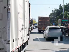 违规货车占了四车道 司机怼记者：你是啥东西？