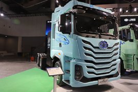 平地板大排半 653马力 低能耗 鹰驰自主电驱桥牵引车全面亮相！