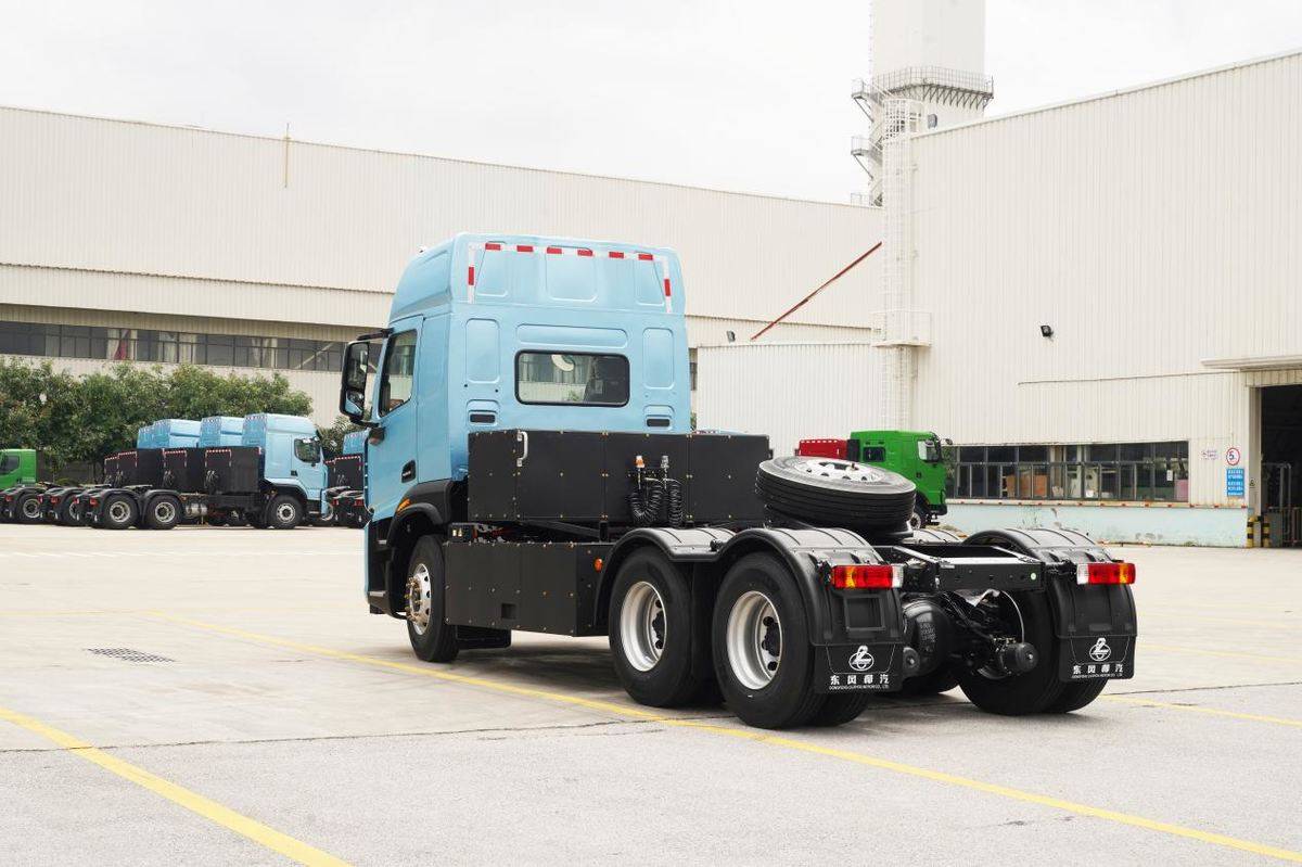 轻量化设计多拉700KG，乘龙翼威5助卡友“轻”松赚更多ZDF00034