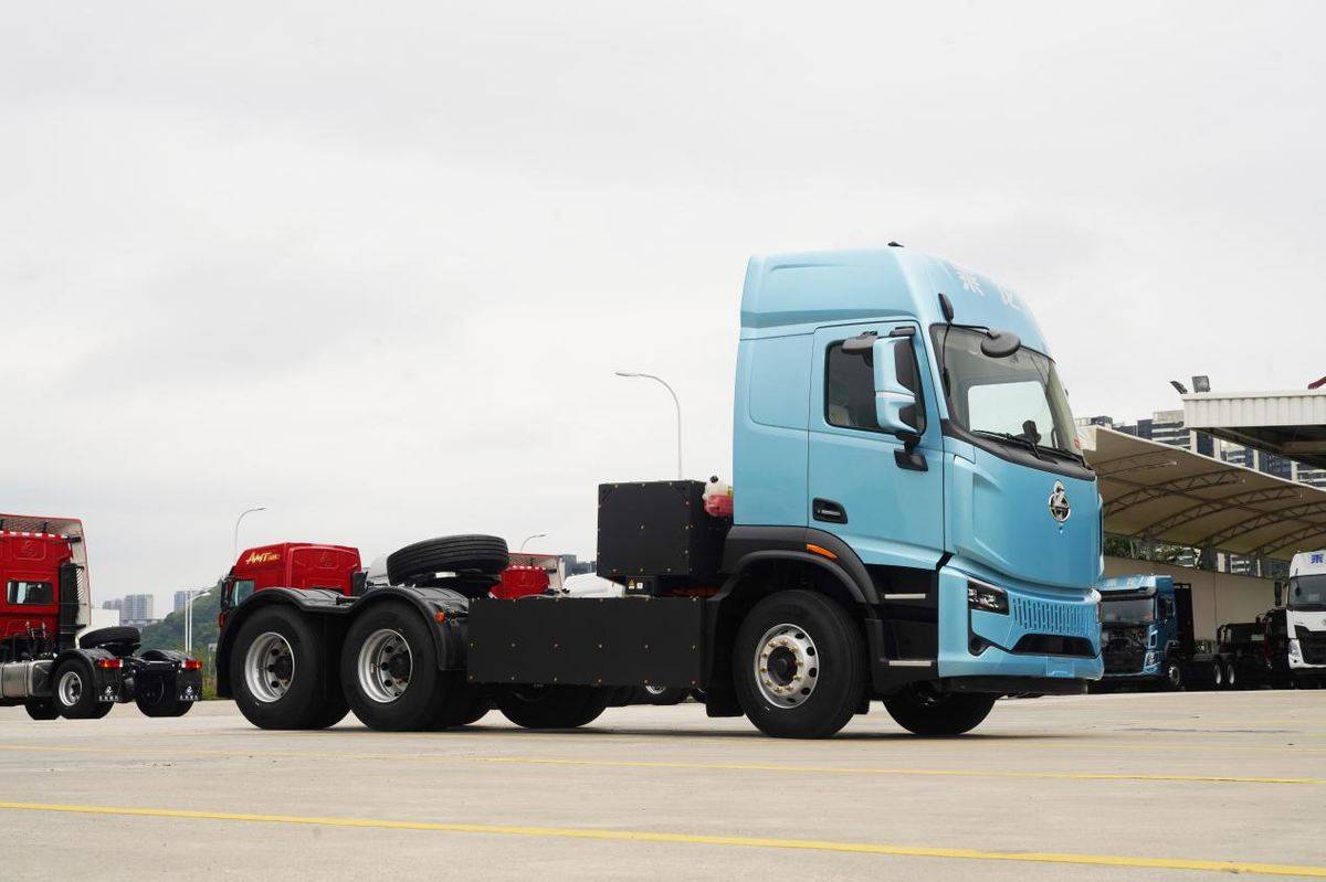 轻量化设计多拉700KG，乘龙翼威5助卡友“轻”松赚更多ZDF00007