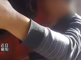 以后饭碗没了 货车司机竟拿啤酒当水喝！