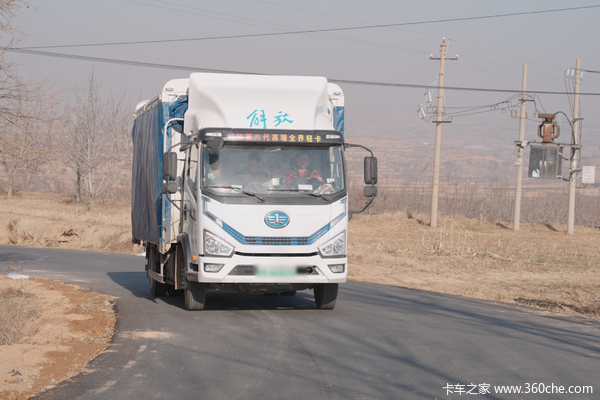 内卷严重行情不稳 但他为何一口气买两台解放轻卡?