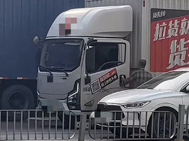 两个都是货车司机 何必呢？