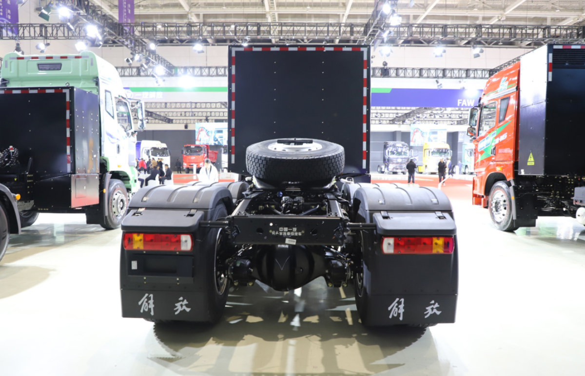 J6P复合换电牵引车如何让运输从容每一步？IMG_259