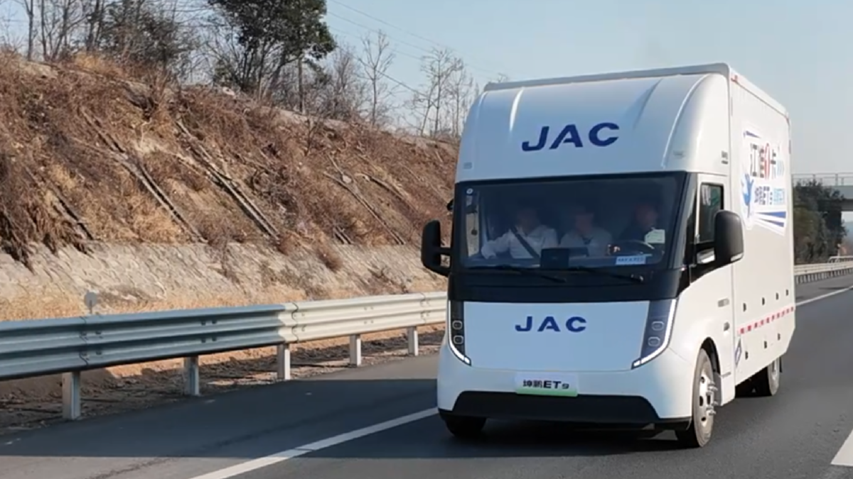 携手宁德时代,坤鹏 ET9 登封上市!新能源轻卡痛点终结者来了