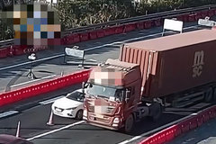 ���ٱ��������в� С��:�ҳ�ͷ������