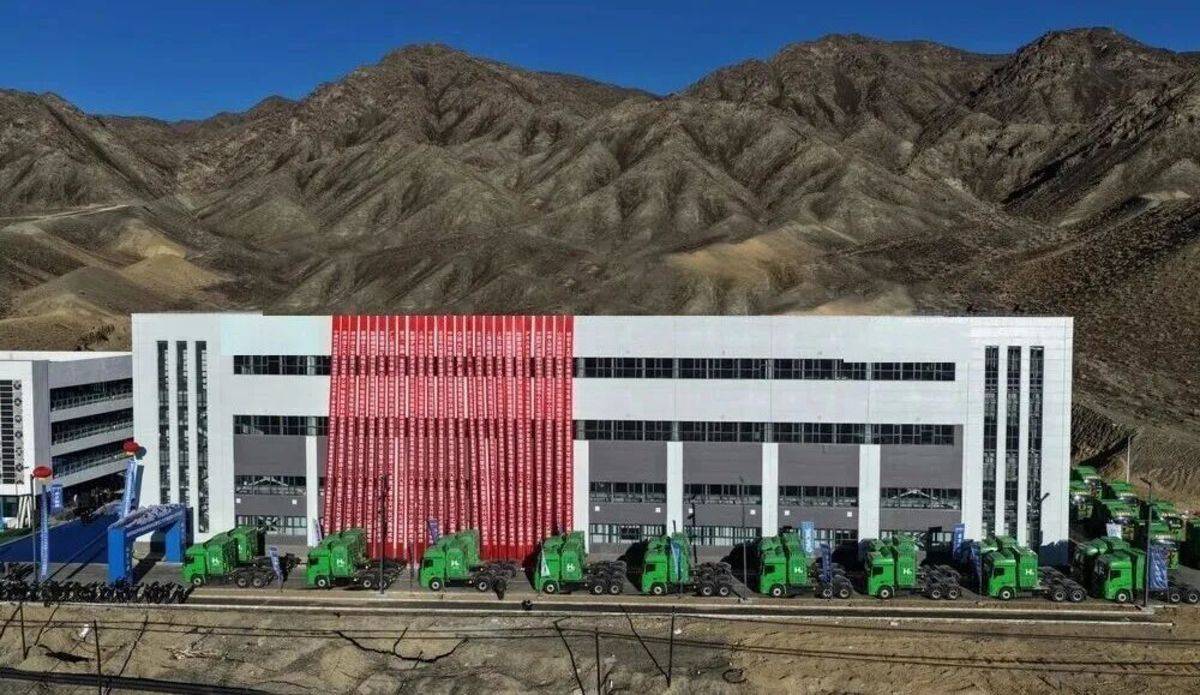 启新程！200台徐工氢能重卡交付西北大客户