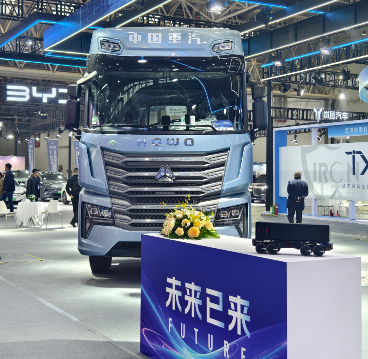 以设计驱动品牌升维 中国重汽重卡PI设计战略斩获行业大奖！