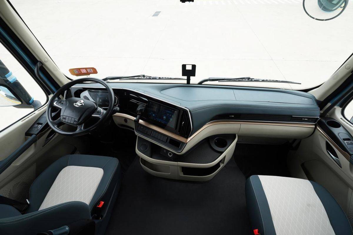 乘龙翼威5以绿色智能之姿，荣膺'意见领袖'快递快运创富桂冠