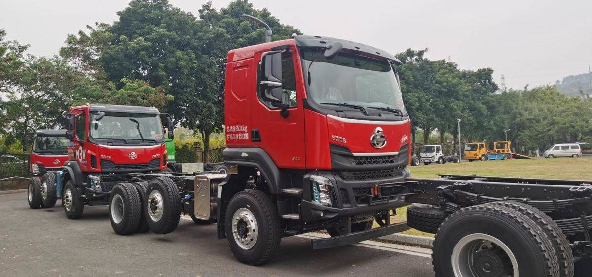 300马力+6缸提升桥 乘龙H5 6×2R自卸车破解工程创富密码33b5d8a83f74d77124a6ddd797201aba
