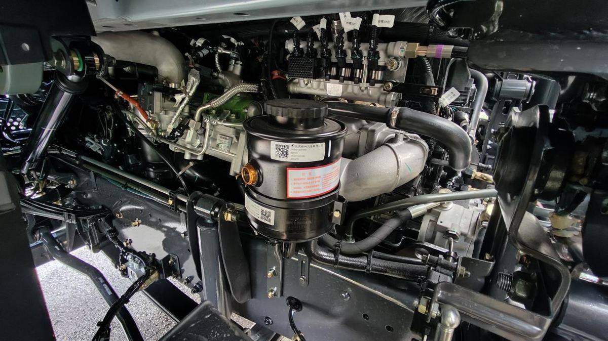 大马力轻自重 乘龙H5V LNG牵引车助卡友领先创富路