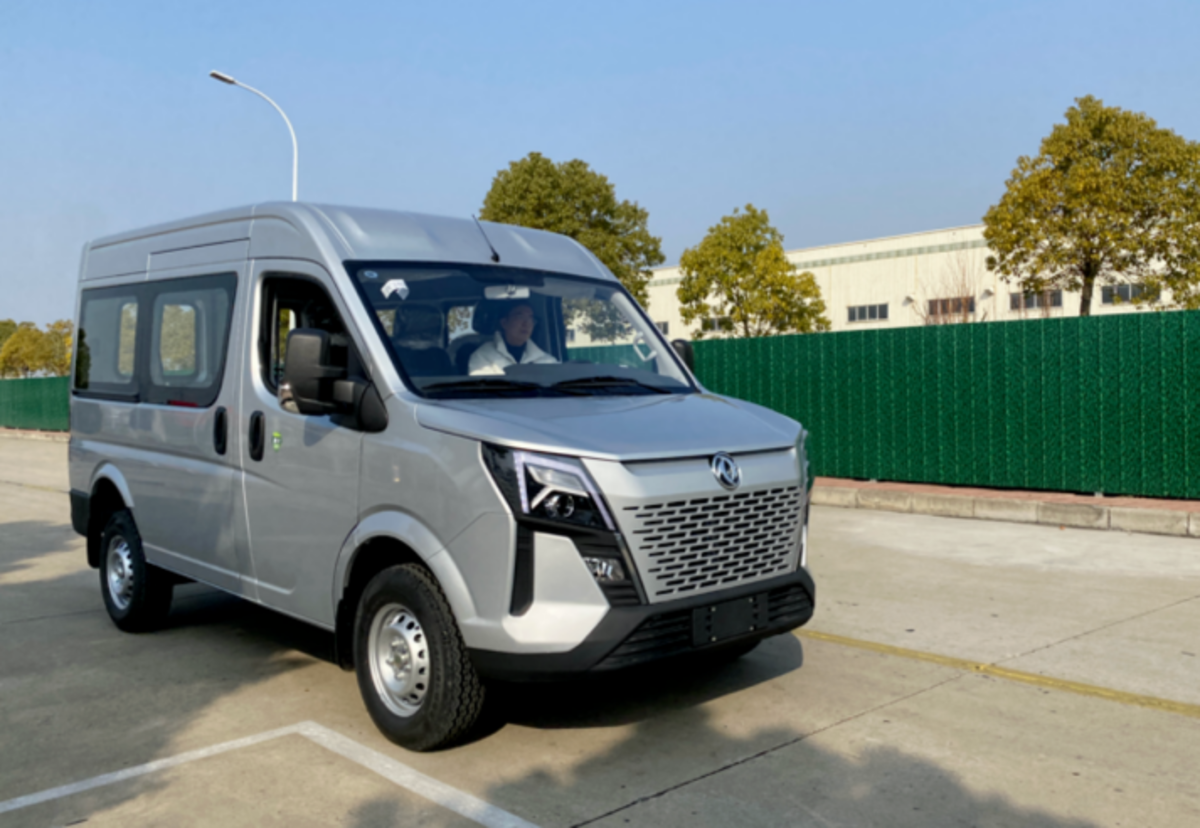 选大空间商用车型,不必犹豫,东风御风V9+值得你优先考虑