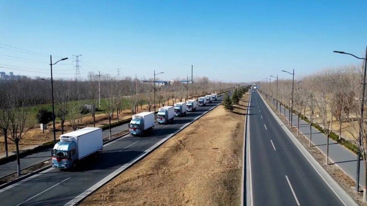 “电”亮中原大地!百台徐工汉界轻卡交付冷链运输大客户