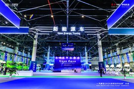 一汽解放 2025 新能源中重卡跃居行业第一！