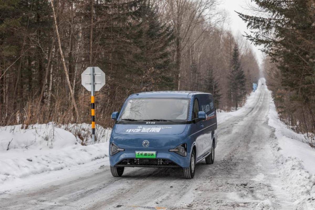 央视镜头直击-21℃极寒战场!东风睿立达完成中汽冬测 破解冻阻难题