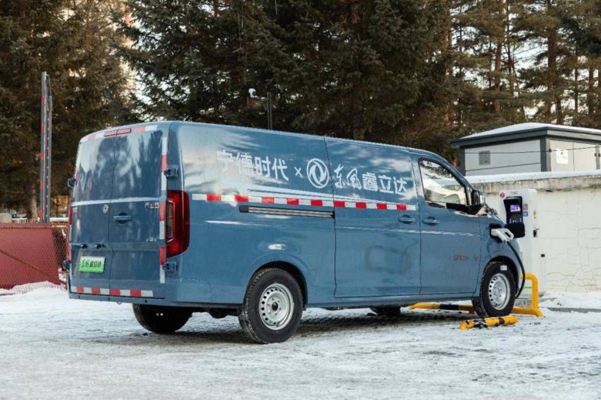 央视镜头直击-21℃极寒战场!东风睿立达完成中汽冬测 破解冻阻难题