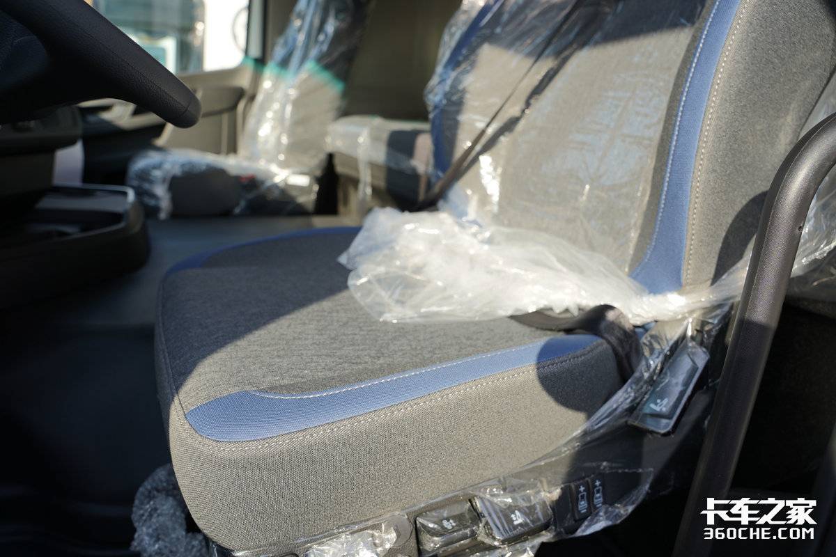 625匹马力 宁德时代600度电池 续航450km 北京重卡蓝梦7平原版发布!