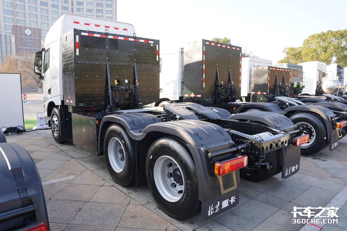 625匹马力 宁德时代600度电池 续航450km 北京重卡蓝梦7平原版发布!