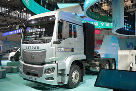 666匹马力 宁德600度电池 5档电缓 这台汕德卡C7M牵引车太“能打”了