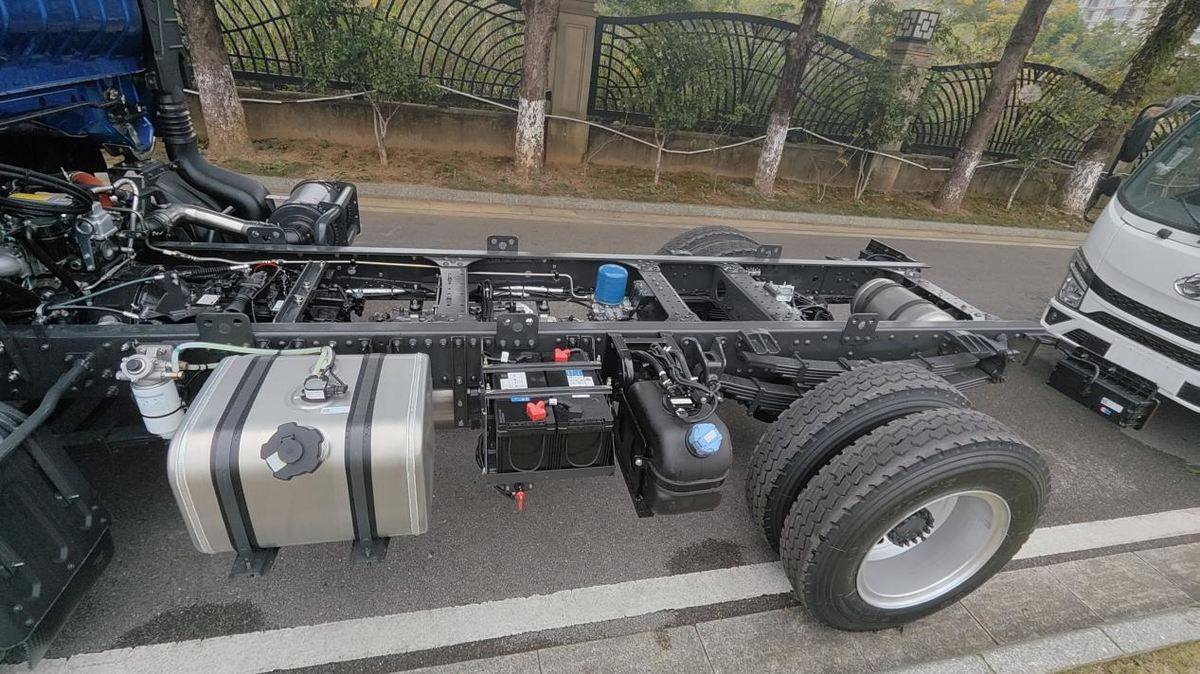 多拉快跑轻松赚  乘龙L2自卸车助卡友城乡运输赚不停IMG20251222092340