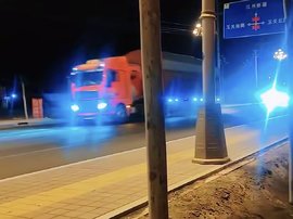 卡友爆料甘肃超载乱象 路上70%都是百吨王？