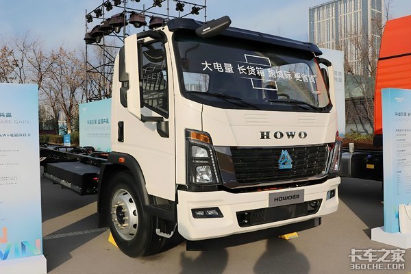 统帅T系列 4×2 165kWh直驱桥“轻卡”