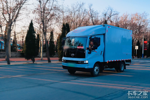 从油转电 比亚迪轻卡T5带来的不仅是省