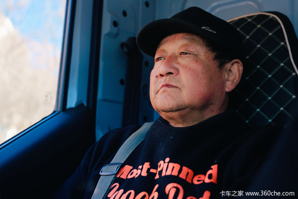 父子八年的运输路 比亚迪轻卡T5如何成为他们移动的办公室?