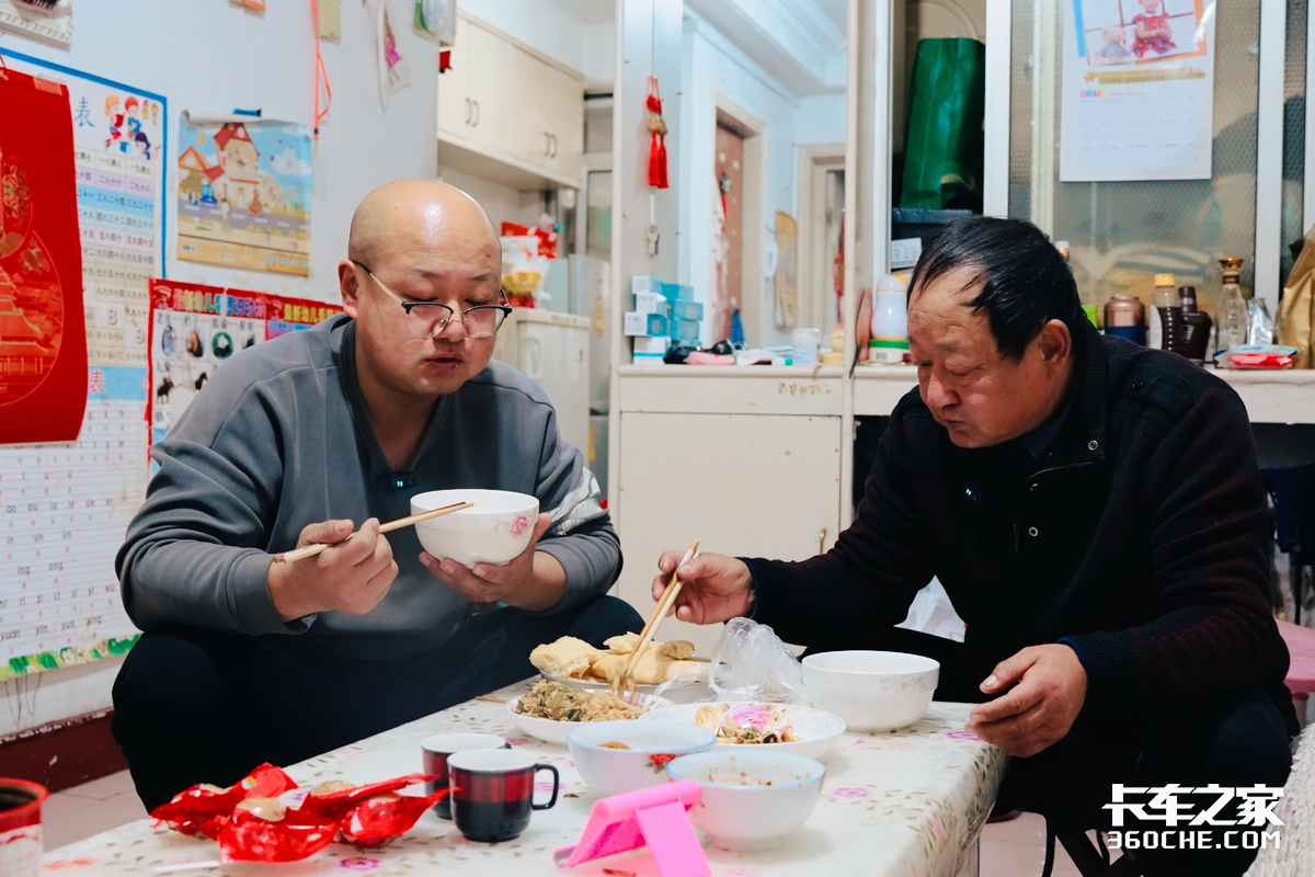 父子八年的运输路 比亚迪轻卡T5如何成为他们移动的办公室?