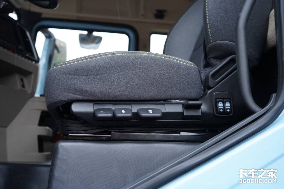 560马力燃气车 自重最低8.25吨 陕汽商用车新品德御Q500上线!