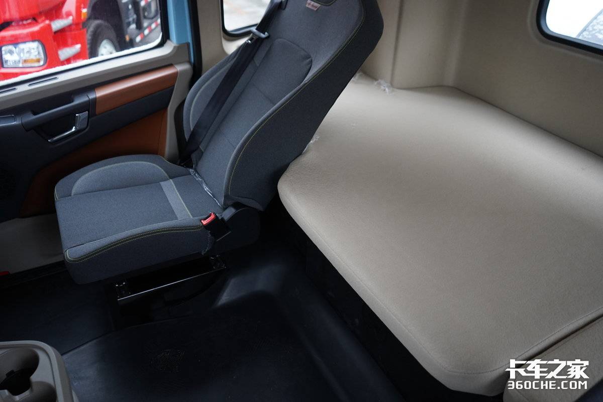 560马力燃气车 自重最低8.25吨 陕汽商用车新品德御Q500上线!