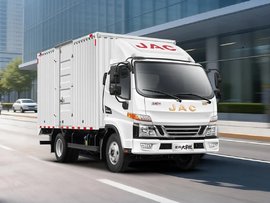 开骏铃大掌柜:一家三口齐上阵 穿街入巷全能干