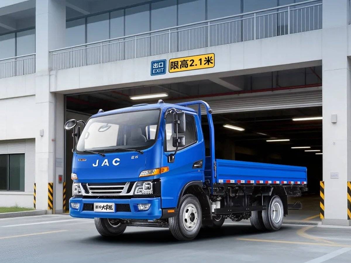 开骏铃大掌柜:一家三口齐上阵 穿街入巷全能干a2d88552f1f3605ee7a1fc0bc8c18e46