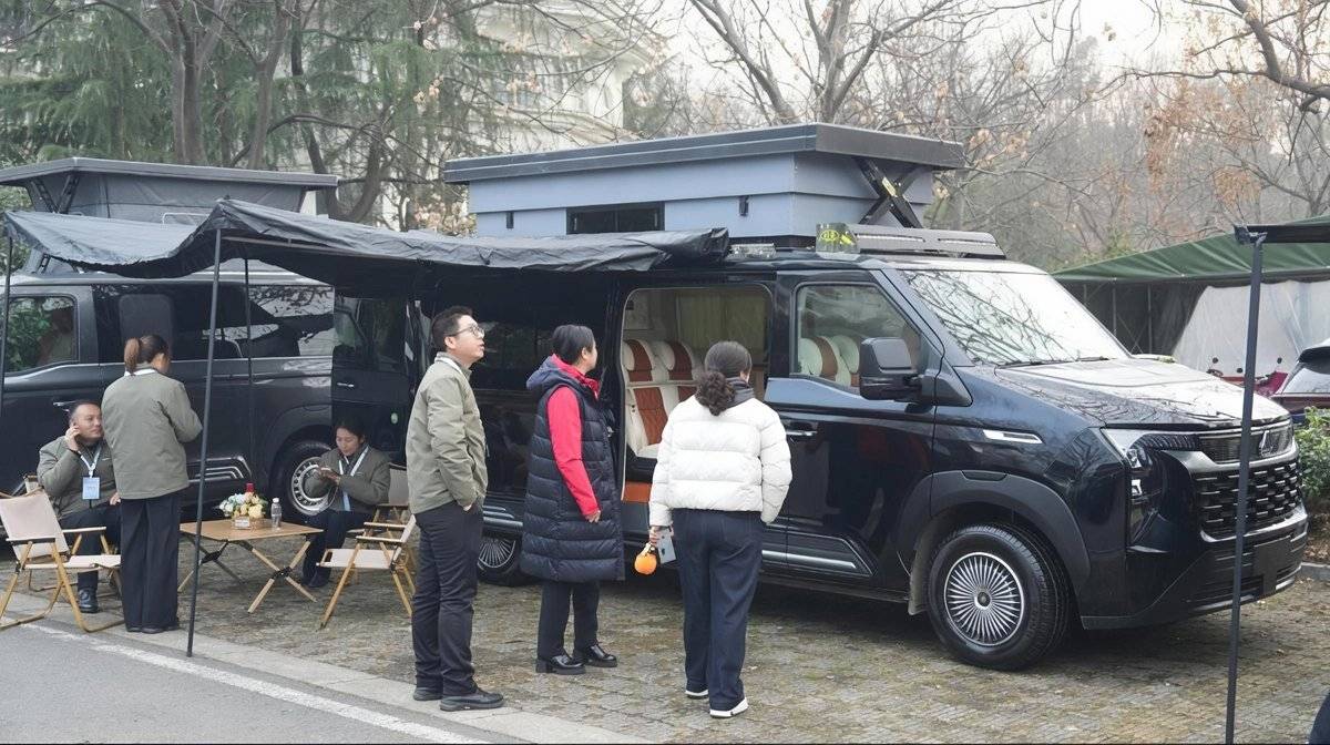 中国重汽轻型汽车专用车矩阵全擎亮相 多场景解决方案登陆随州