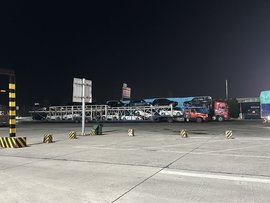 河南轿运车直击:大广高速违规车遍地开花!