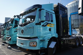 262度电池包+1640L储氢瓶 帝江Re系燃电牵引车续航超600公里