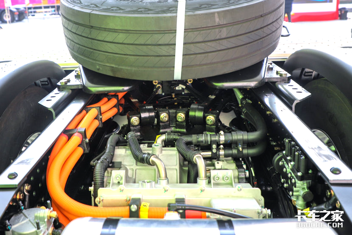 续航轻松突破400+ 马力800+ 这台陕汽G6000E真能干长途!