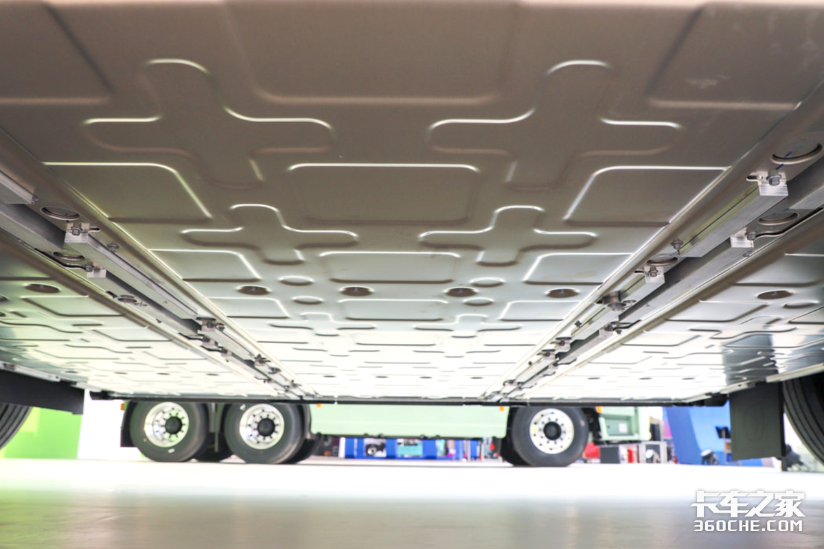 续航轻松突破400+ 马力800+ 这台陕汽G6000E真能干长途!